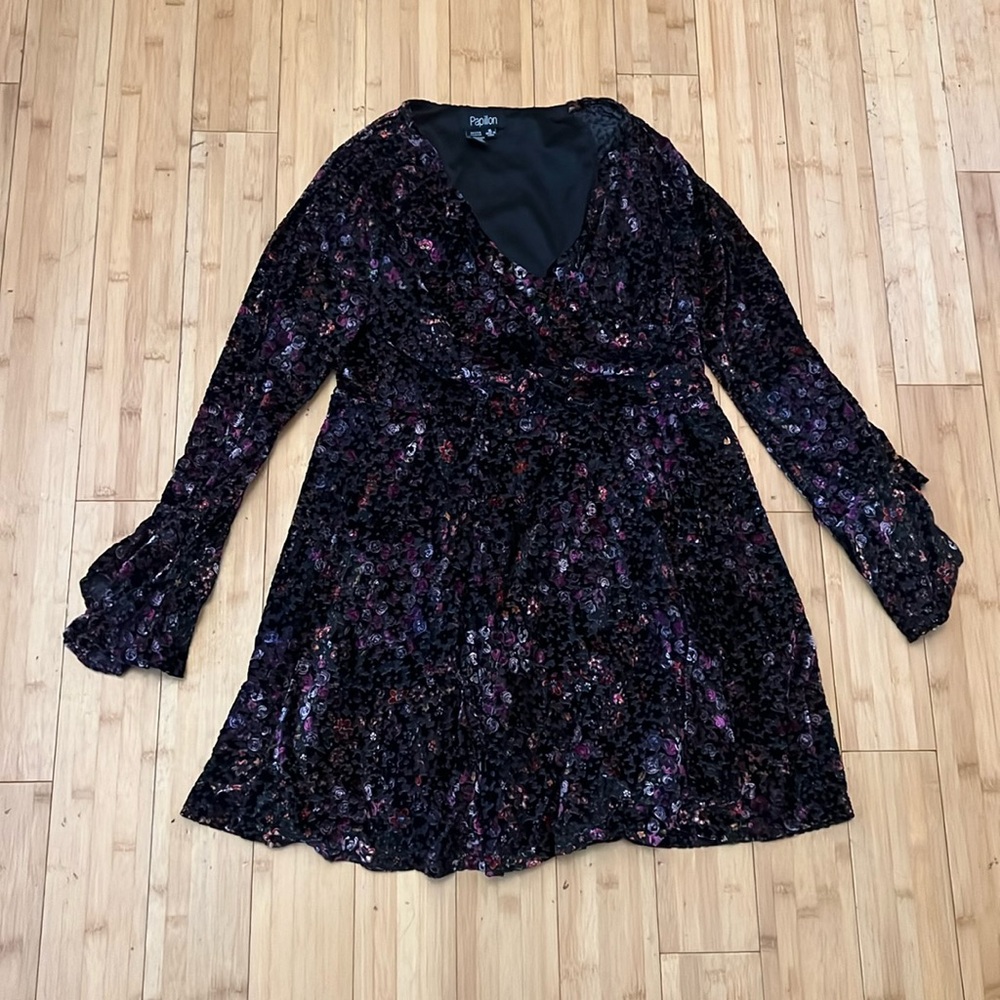 Papillon velvet floral dress